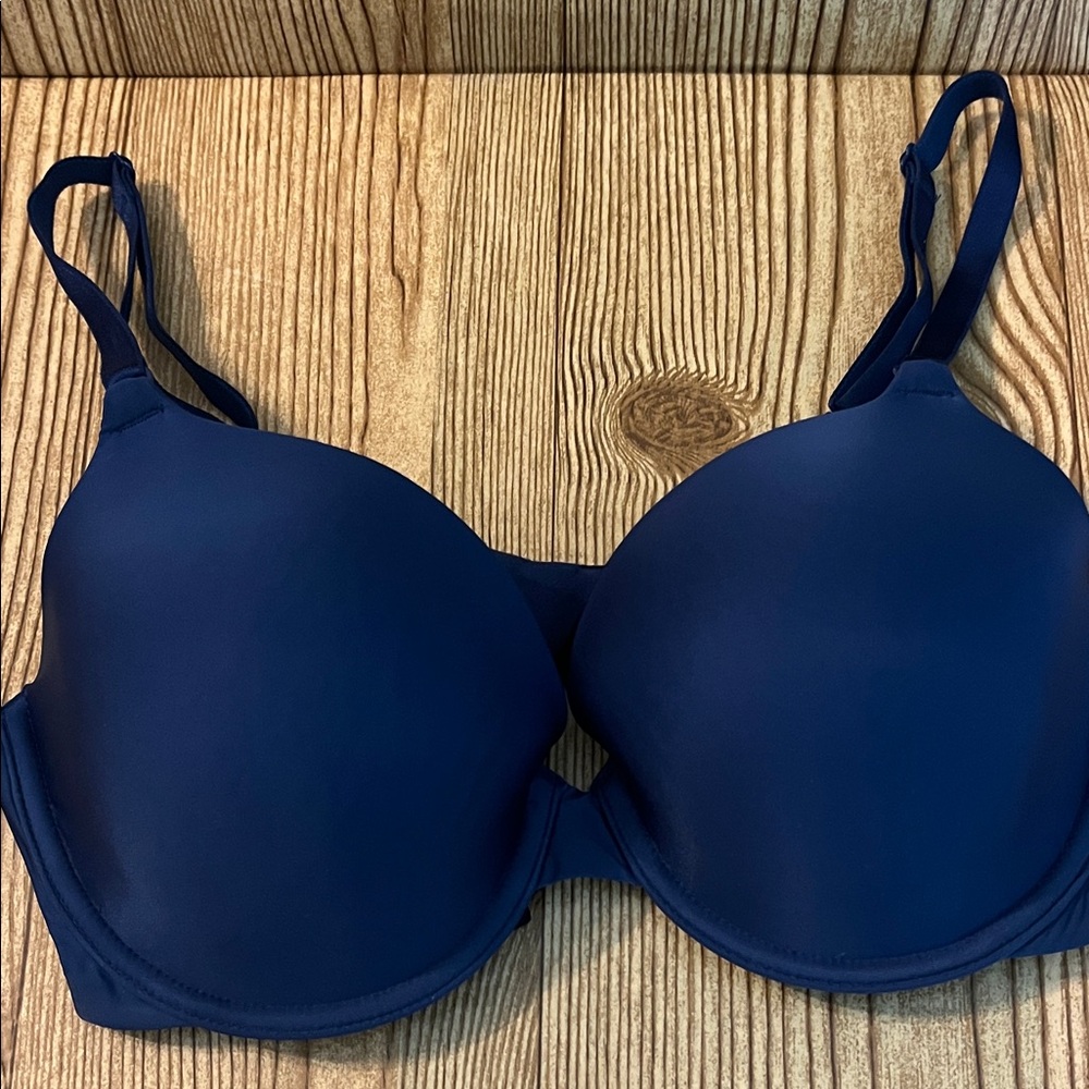 Victoria's Secret Navy Smooth T-Shirt Bra